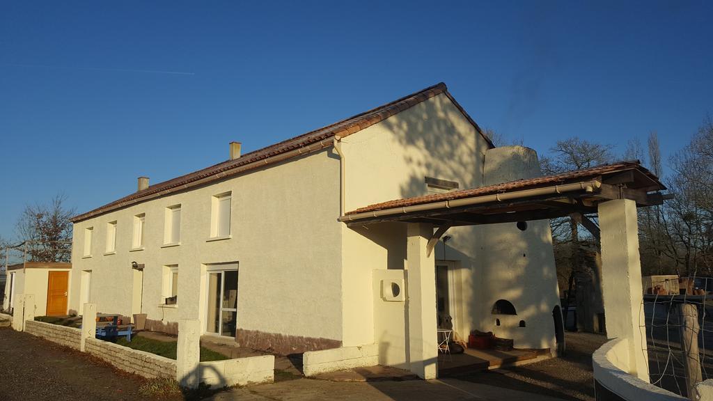 Hotel Domaine De L'Etanchet Saint-Hilaire-le-Vouhis Exterior foto